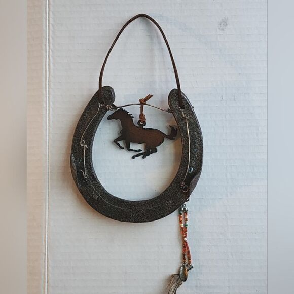 Handmade horseshoe turquoise hanging horse - Picture 6 of 8
